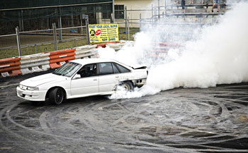 让业务更稳定的轰炸电话在线下单